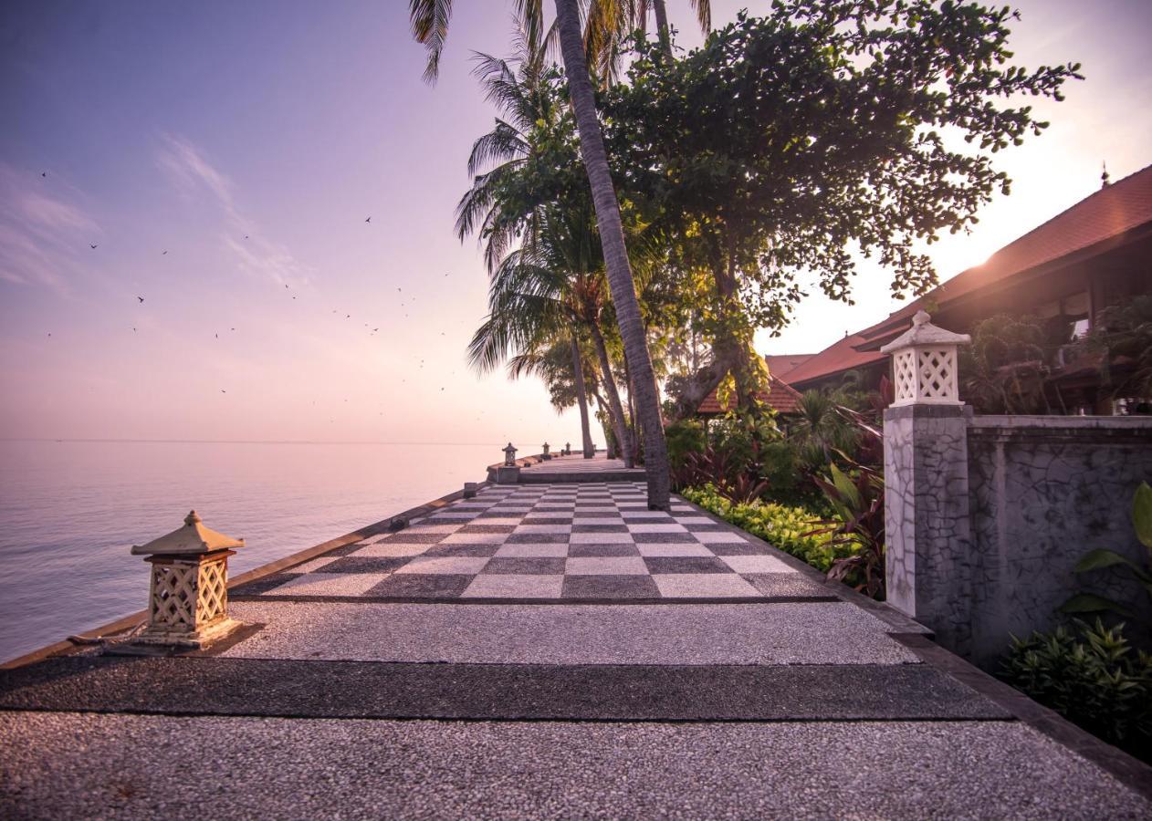 Nugraha Lovina Seaview Resort & Spa Exterior foto